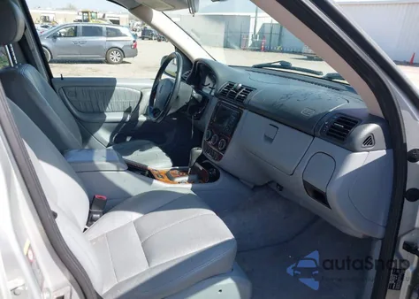 2002 Mercedes-Benz Ml 320 z USA, uszkodzony, nr VIN 4JGAB54E82A347151